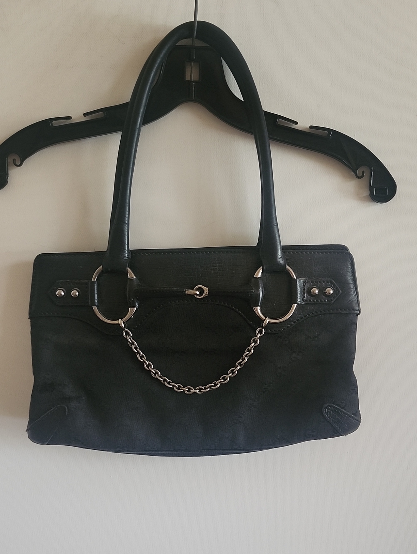 Gucci Black Shoulder Bag With Silver-Tone Chain And Ring Hardware